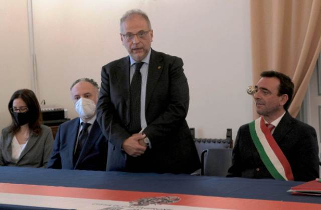 Scopri di più sull'articolo L’assessore Claudio Lo Monaco nel Consiglio nazionale ceramico. “Stringente azione per tutelare e valorizzare la ceramica di Caltagirone e l’opera dei suoi maestri artigiani”